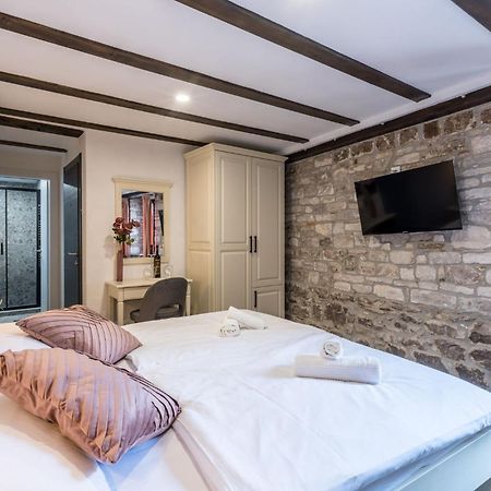 Old Town B&B Rooms Matusko สปลิท ภายนอก รูปภาพ