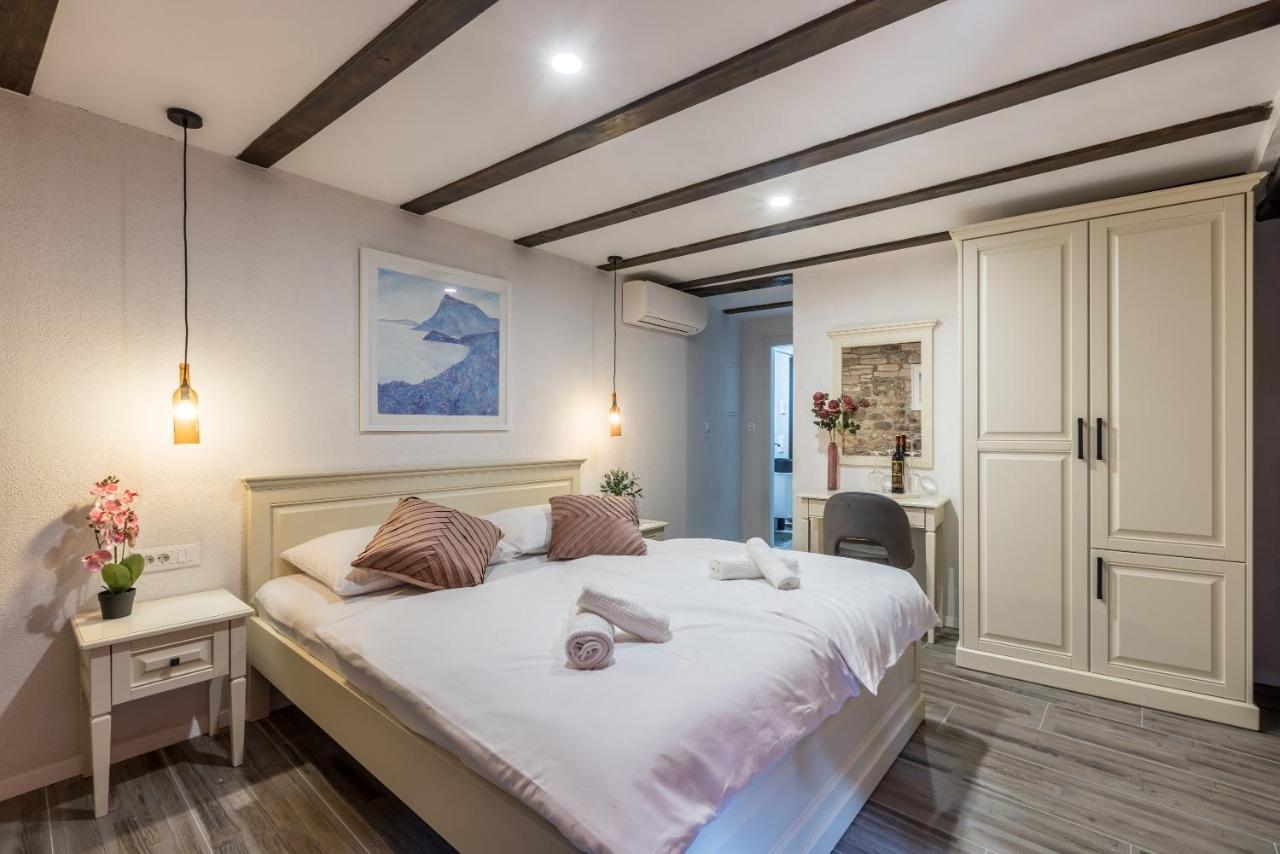 Old Town B&B Rooms Matusko สปลิท ภายนอก รูปภาพ
