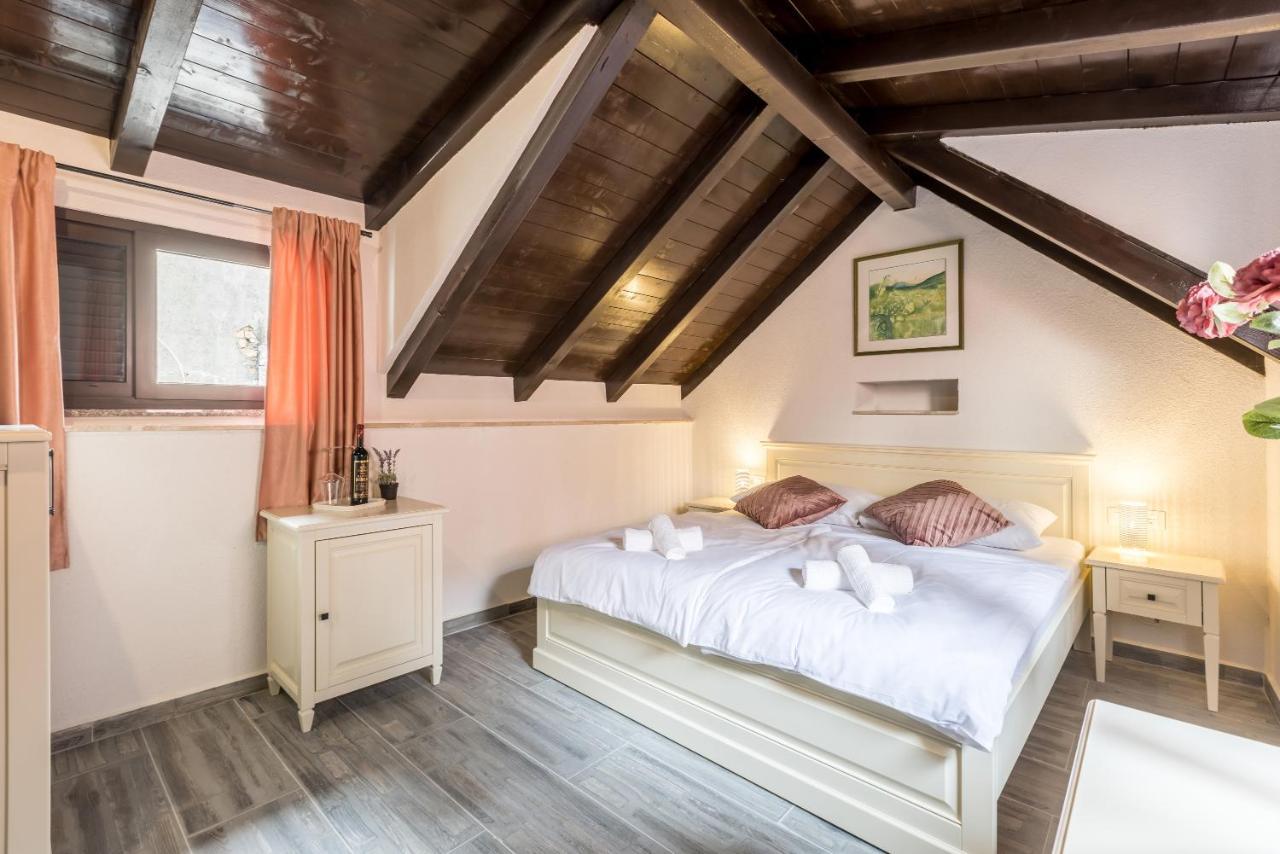 Old Town B&B Rooms Matusko สปลิท ภายนอก รูปภาพ