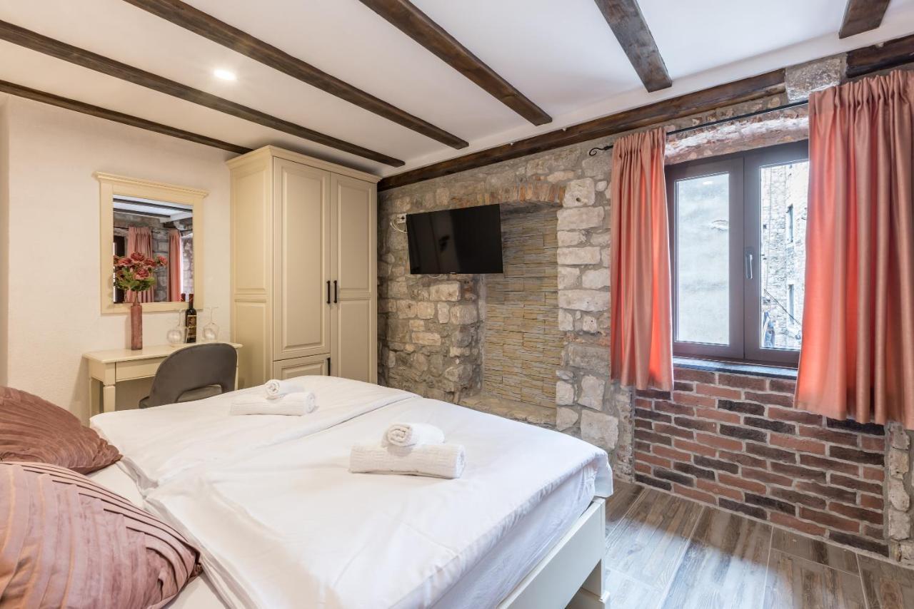 Old Town B&B Rooms Matusko สปลิท ภายนอก รูปภาพ