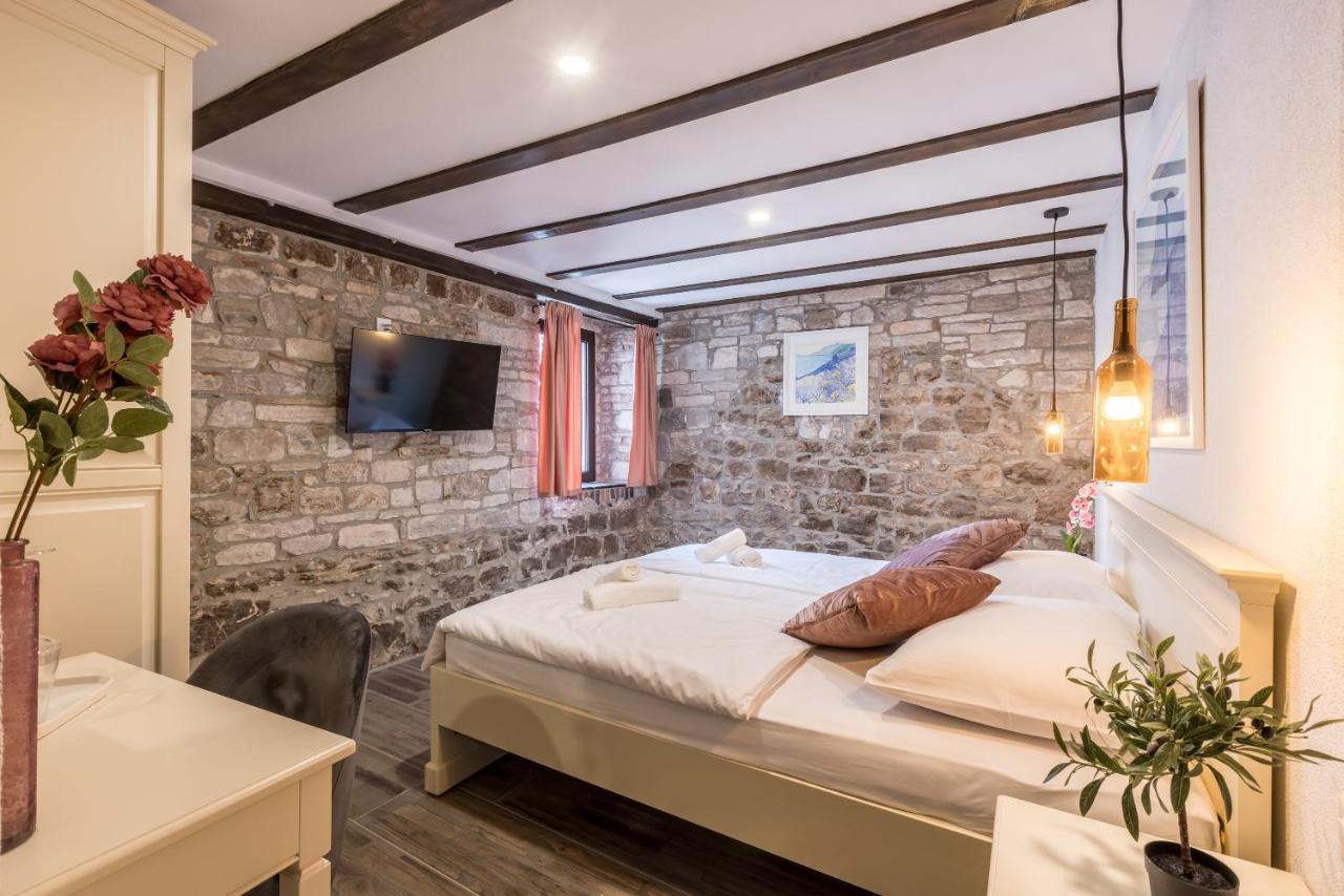 Old Town B&B Rooms Matusko สปลิท ภายนอก รูปภาพ
