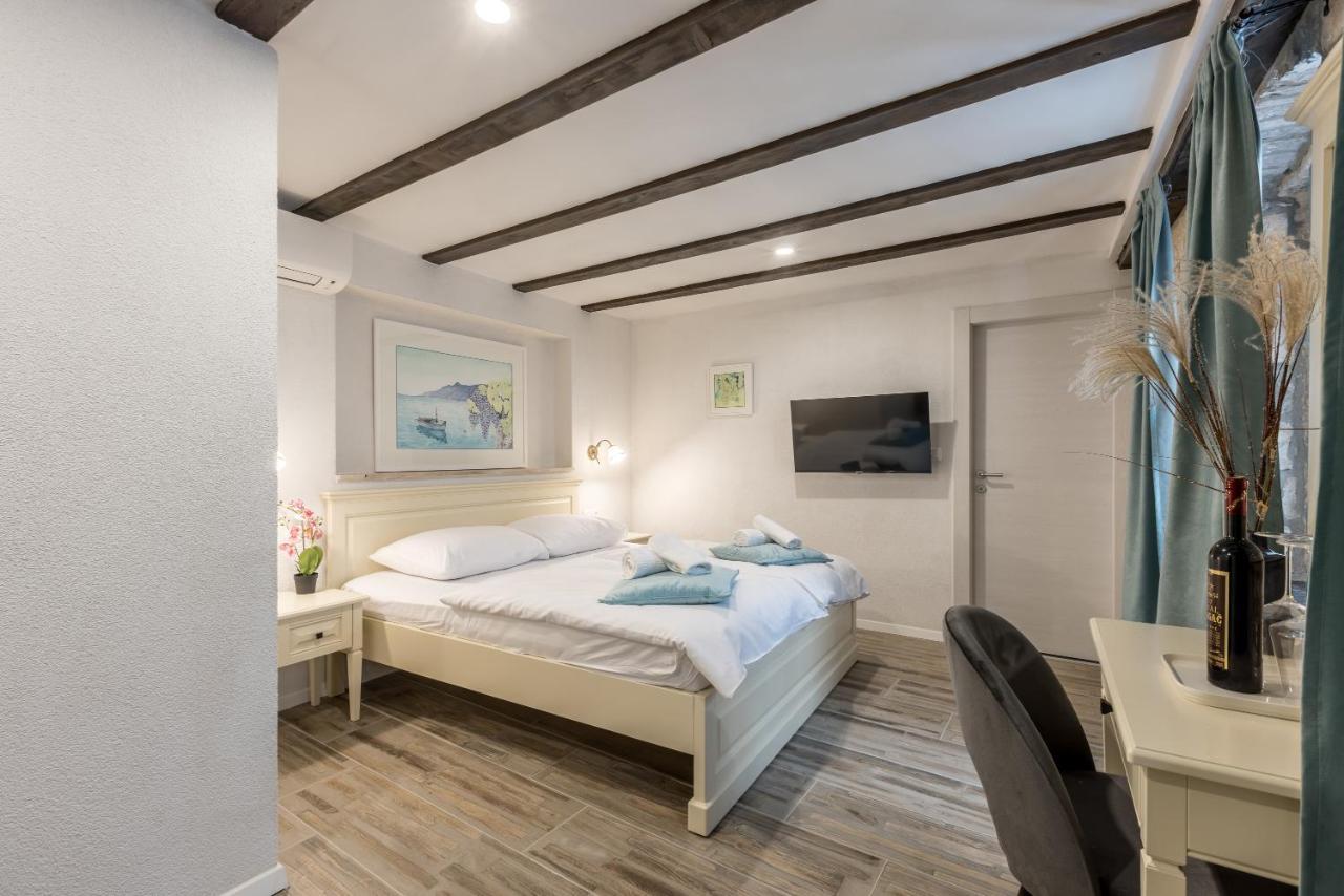 Old Town B&B Rooms Matusko สปลิท ภายนอก รูปภาพ