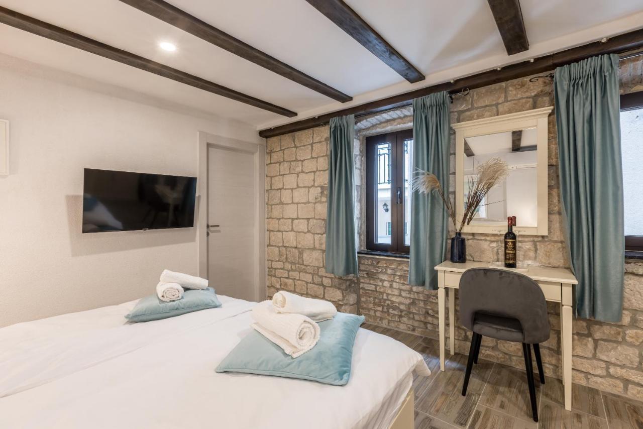 Old Town B&B Rooms Matusko สปลิท ภายนอก รูปภาพ