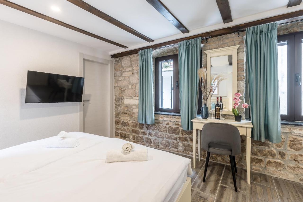 Old Town B&B Rooms Matusko สปลิท ภายนอก รูปภาพ