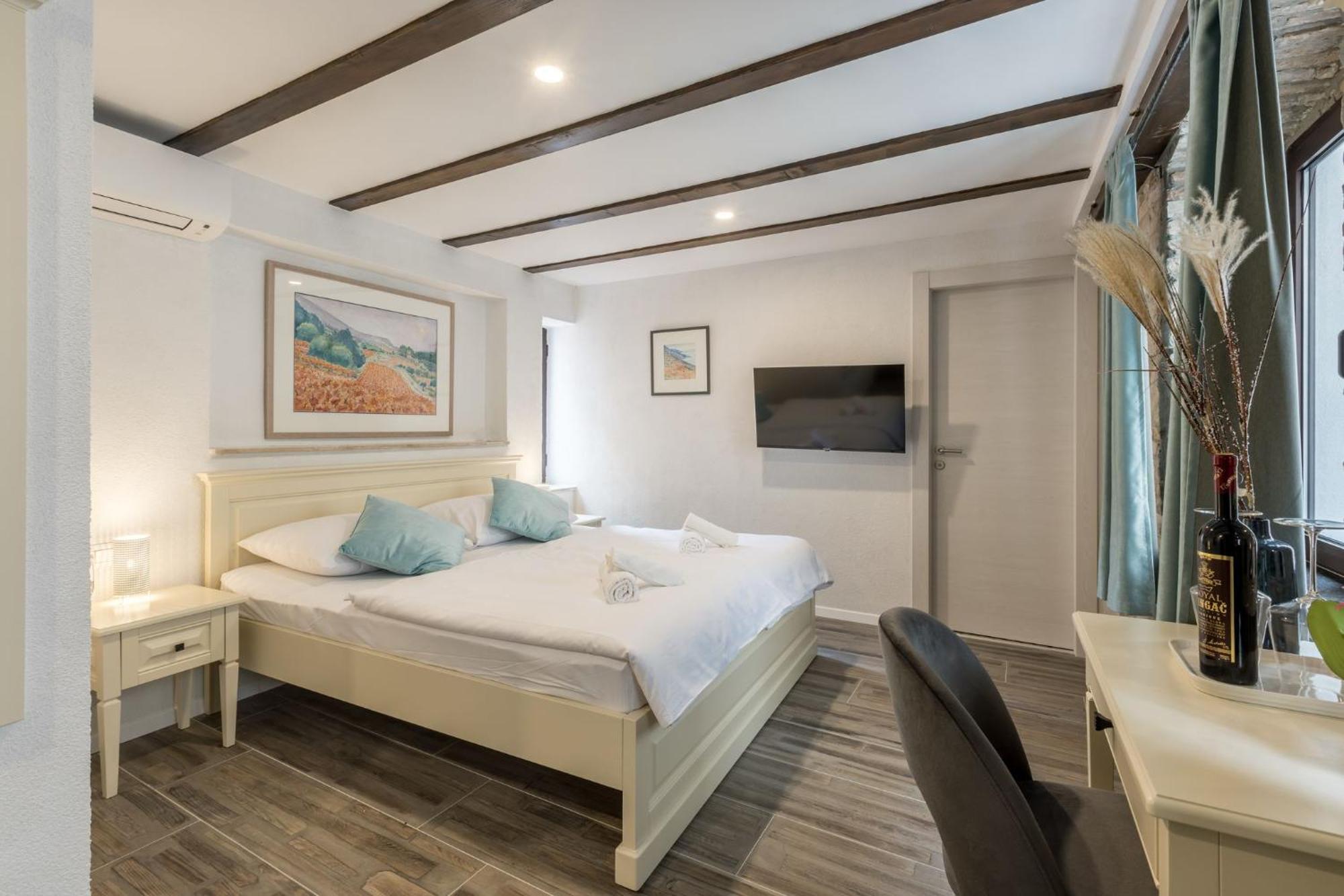 Old Town B&B Rooms Matusko สปลิท ภายนอก รูปภาพ